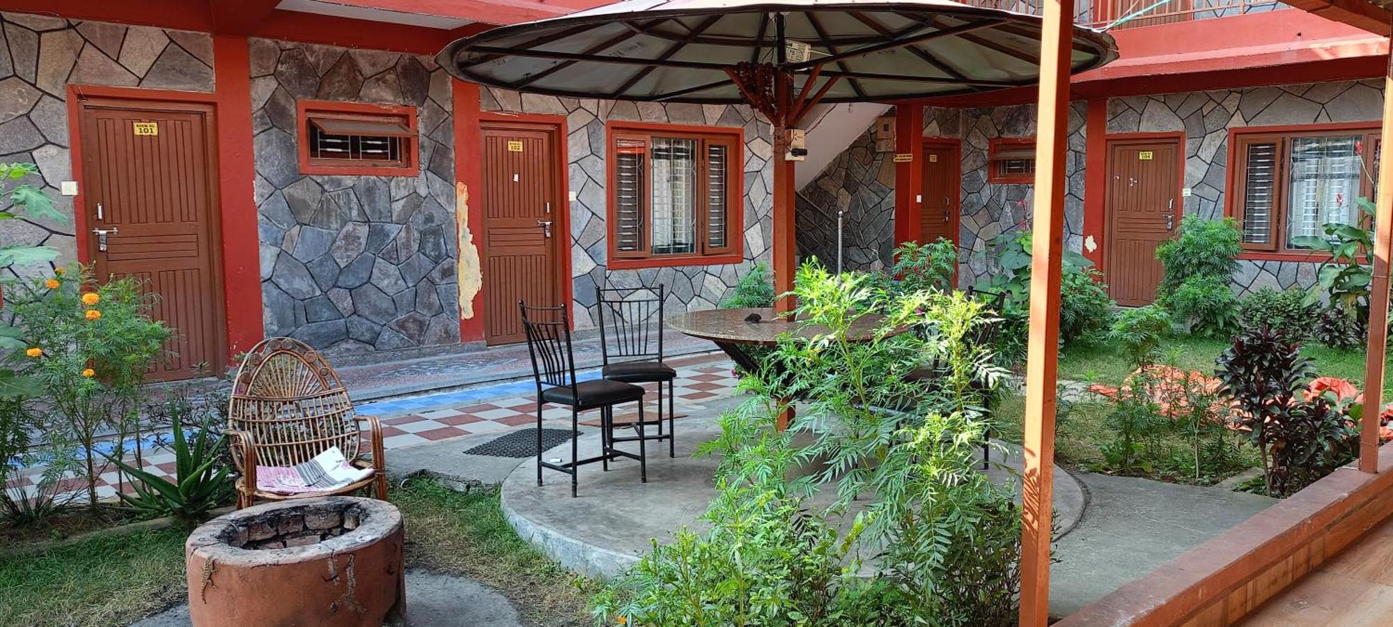 Pokhara Metro Eco Hotel Экстерьер фото