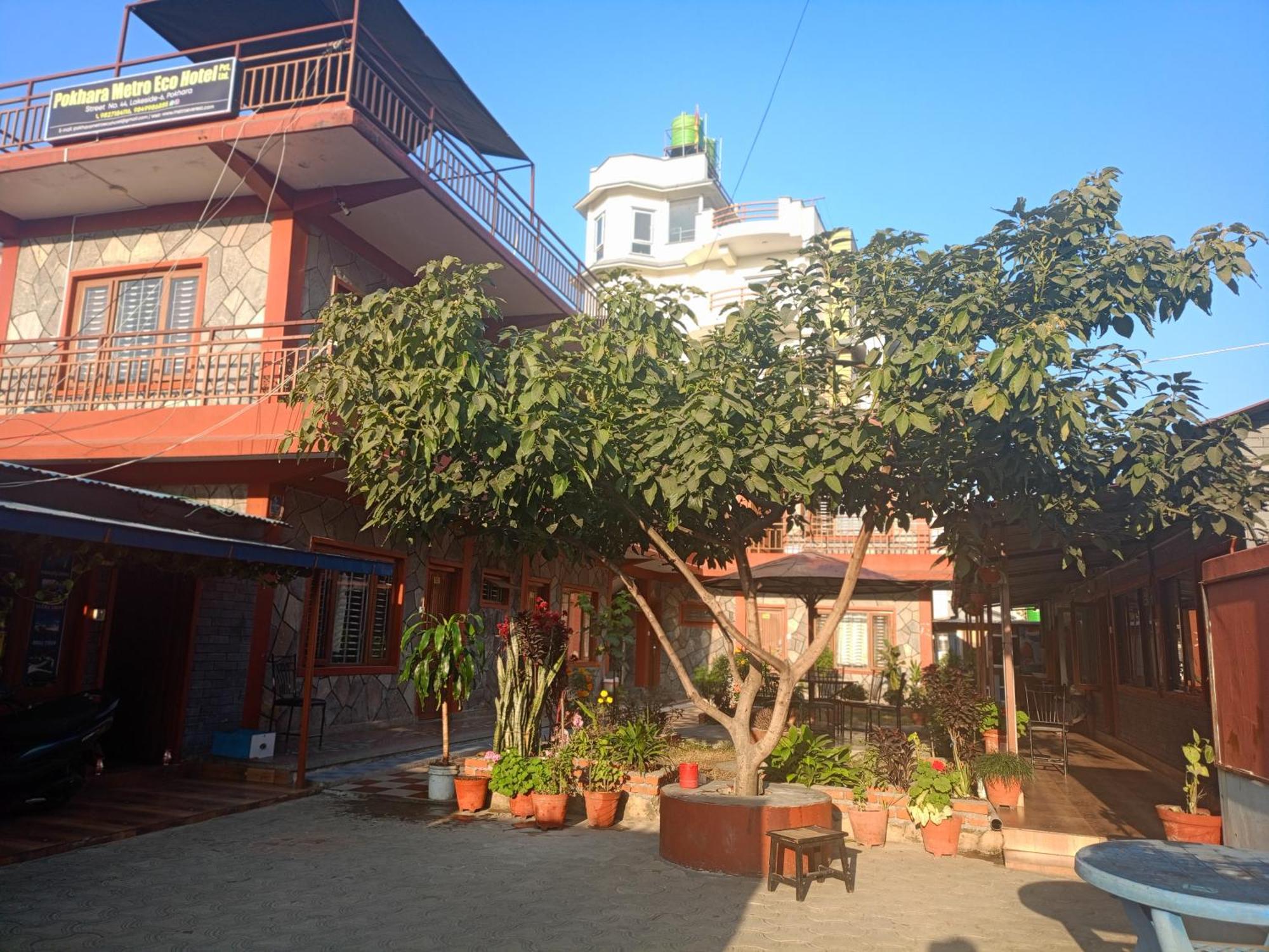 Pokhara Metro Eco Hotel Экстерьер фото