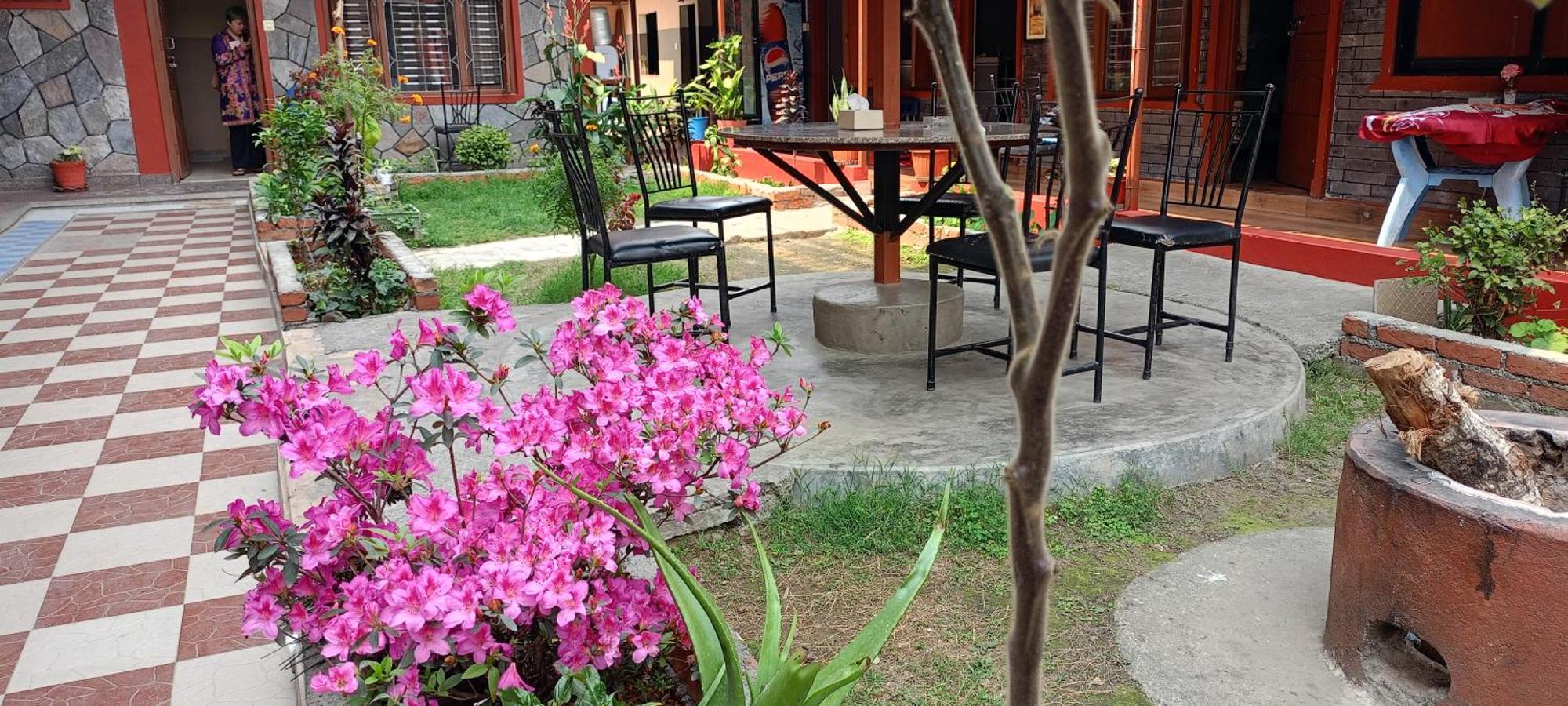 Pokhara Metro Eco Hotel Экстерьер фото
